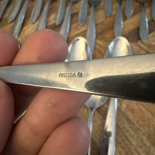 Oneida Stainless LUANN JENNIFER MOONCREST TRISTA 37pc Set - Picture 8 of 9