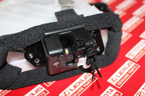Toyota 4RUNNER Tailgate Lock Latch Lift With Motor 03-09 OEM Genuine 69110-35090 - Picture 4 of 5