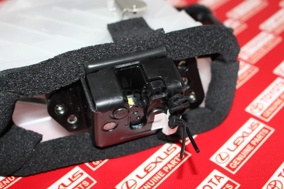 Elevador de pestillo de bloqueo de puerta trasera Toyota 4RUNNER con motor 03-09 OEM genuino 69110-35090 Foto 4 de 4