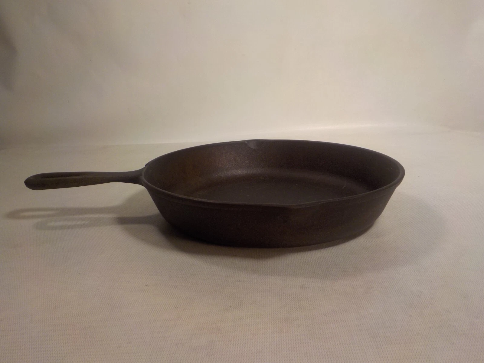 CLASSIC Cast Iron Skillet Frying Pan 10-1/2" Heat Ring Camping KOREA