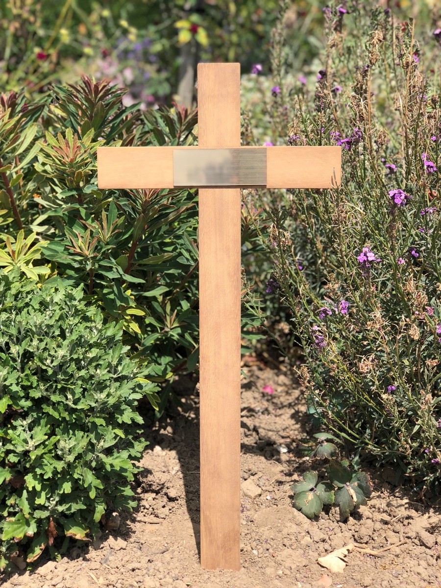 memorial cross 28