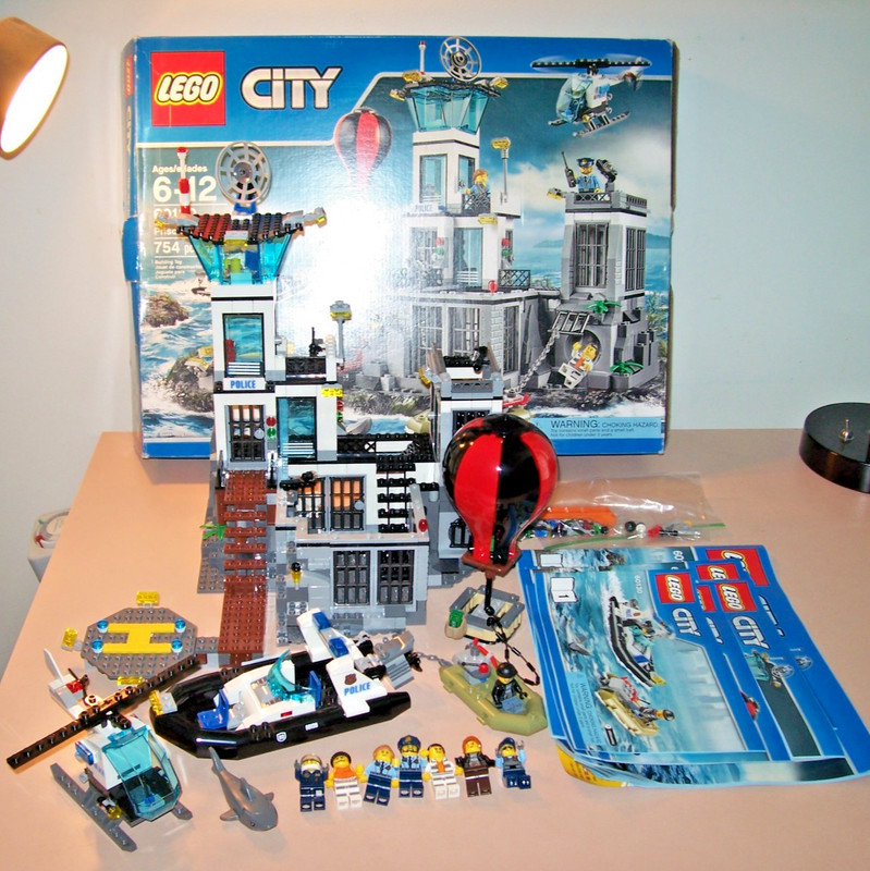 Lego City 60130 Prison Island, Complete w/Minifigs, Instructions, and Box