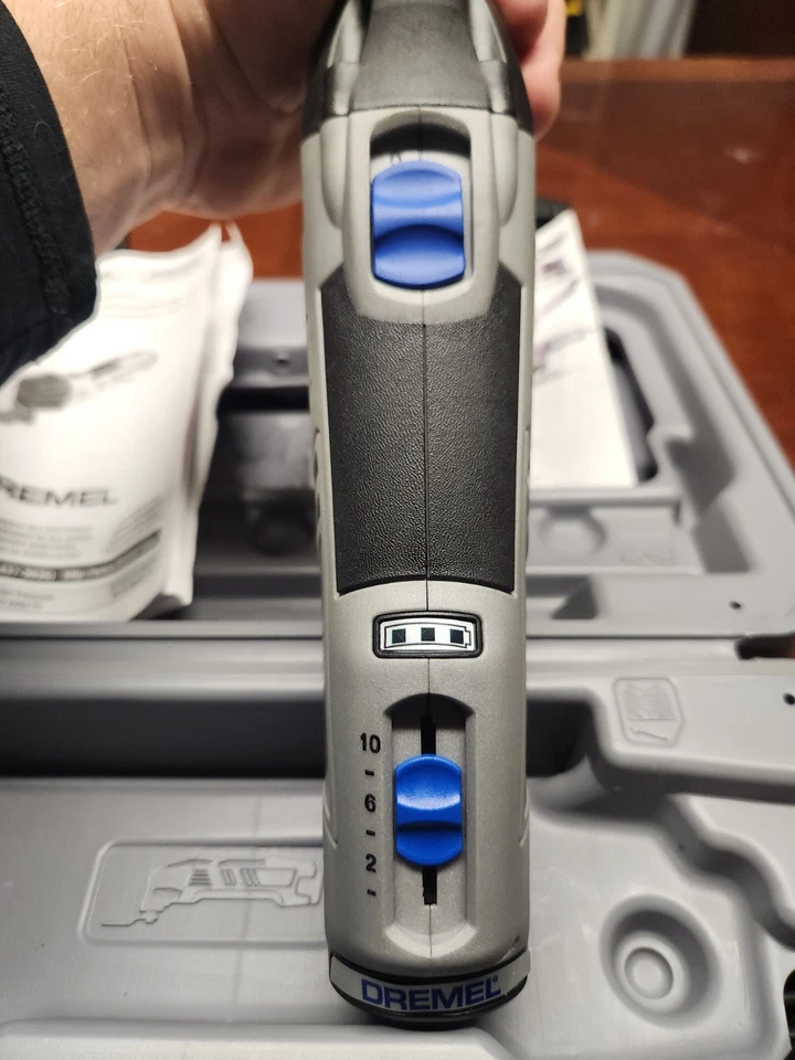 Dremel Multimax 8300 Cordless 12v Tool Kit in hard case - Image 4 of 4