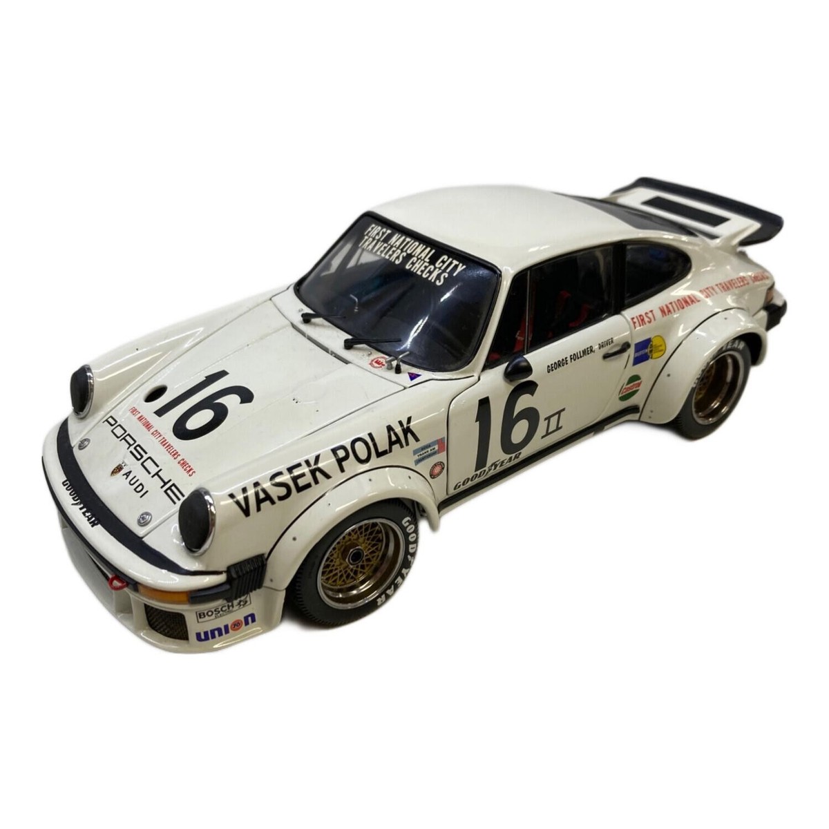 １／１８ エグゾト ポルシェ ９３４ ＲＳＲ １９７６ 世界限定 新品 EXOTO 1/18 Porsche 934 RSR 1976 White Diecast Model