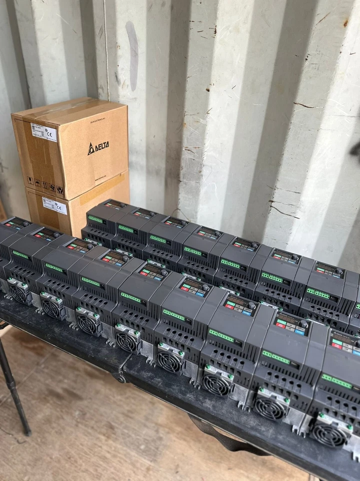 DELTA VFD 2HP 型号:VFD015EL21W1    — 第 2/4 张图片