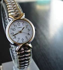 VINTAGE TIMEX ELEGANT BEZEL DIAL QUARTZ WOMEN'S 2 TONE BRACELET DRESS WR WATCH