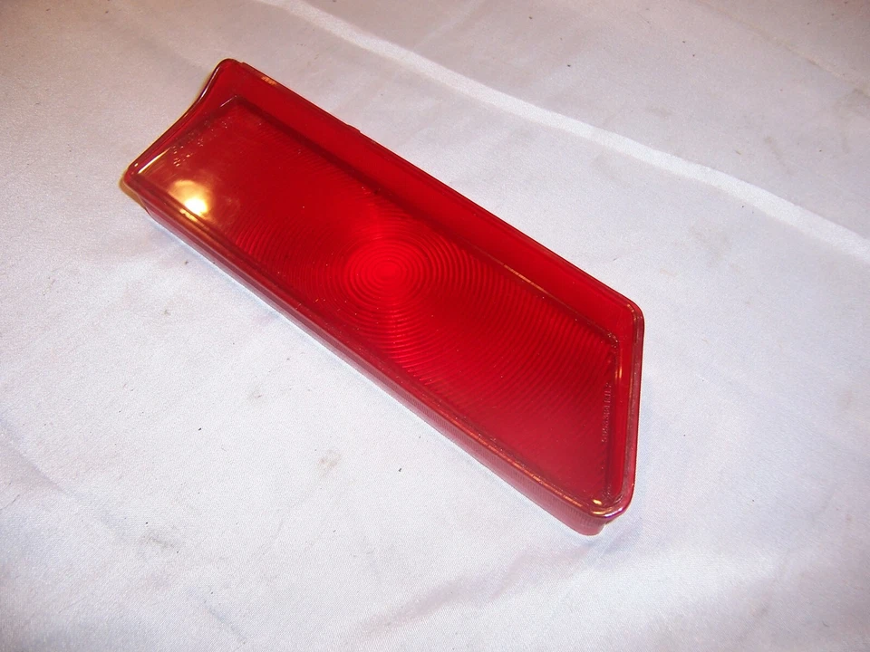 Pontiac Bonneville and Star Chief 1962 luz trasera derecha GM # 5953384 NOS Foto 2 de 3