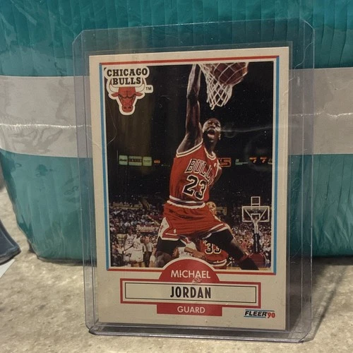 Fleer 1990-91 Michael Jordan #26 Chicago Bulls NBA Basketball Card Base