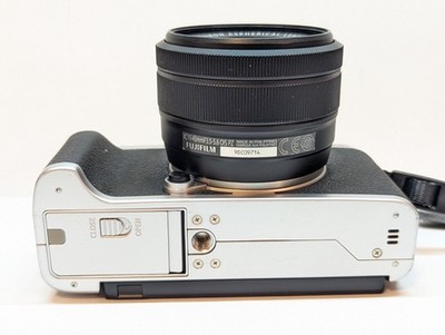 Fujifilm X-T200 Camera in Silver + XC 15-45mm Lens Kit - Fuji
