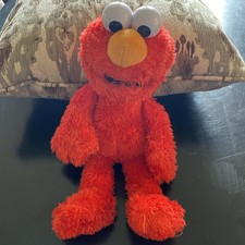 Tickle Me Elmo 2016 C0923 Giggles Shakes Talks Hasbro Sesame Street Plush