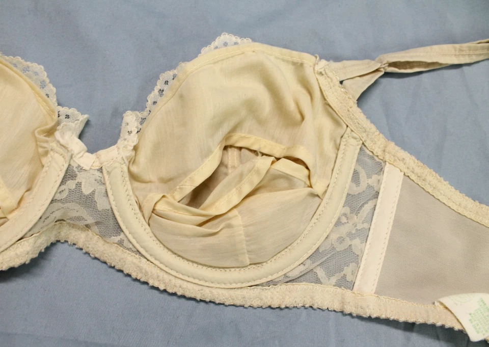 VTG CARNIVAL Ivory MESH LACE Floral Print UNDERWIRE Lined PUSH-UP BRA Sz 32C - Image 3 of 4
