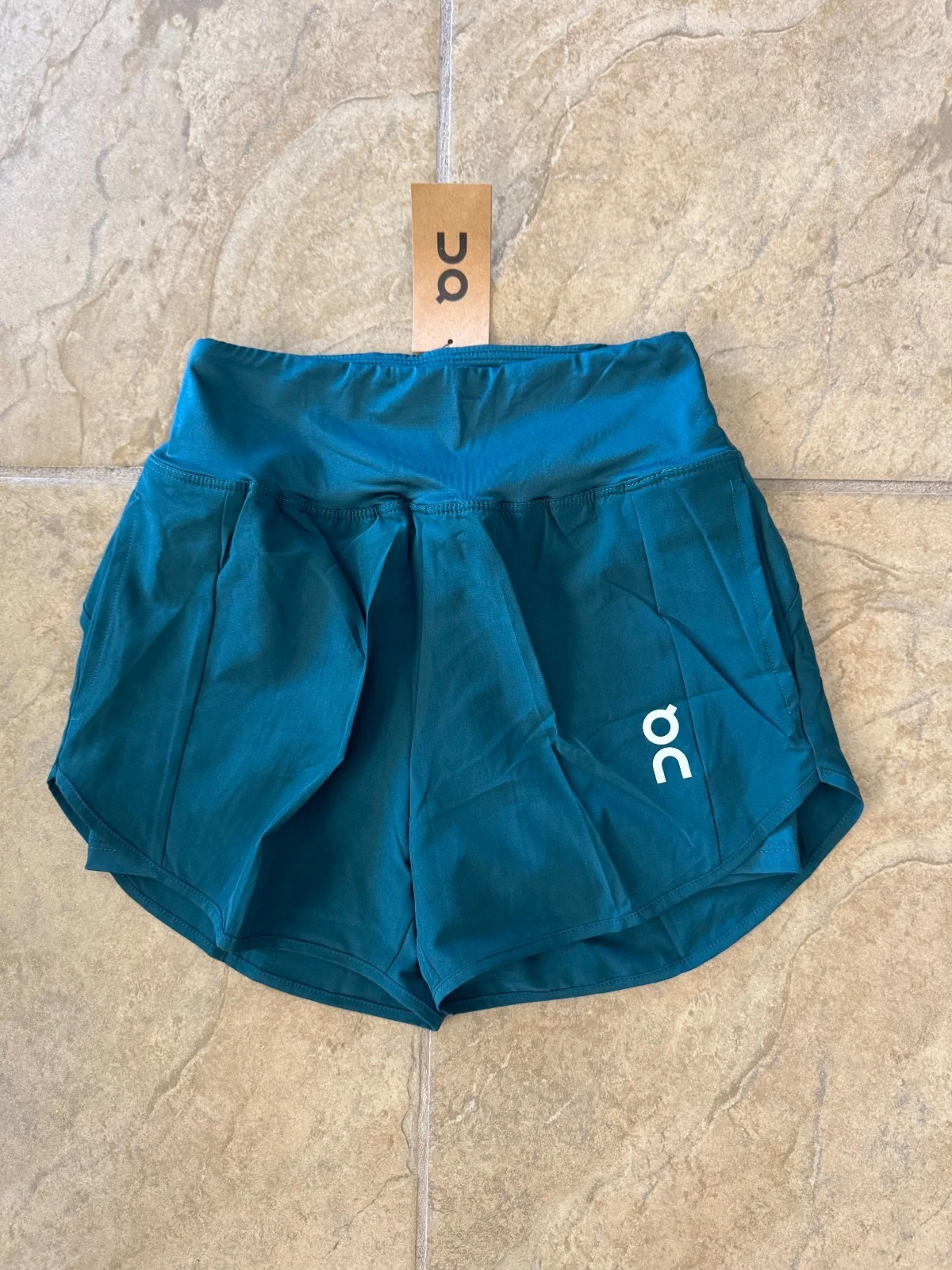 ON CLOUD PERFORMANCE RUNNING SHORTS WITH POCKETS MENS SIZE XL