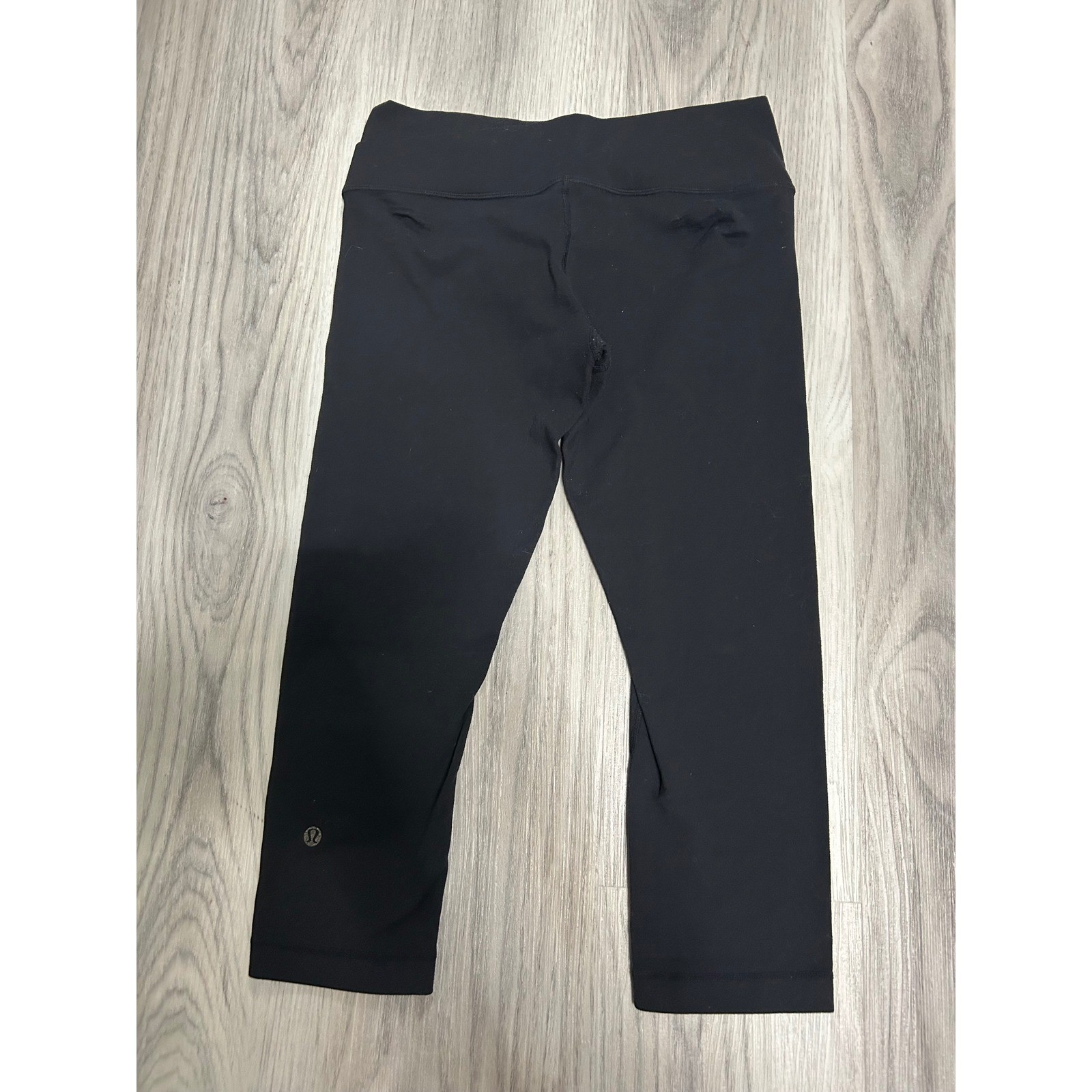 Lululemon DAMAGED Black Cropped Leggings Pants Women Size 6 Athleisure Yoga