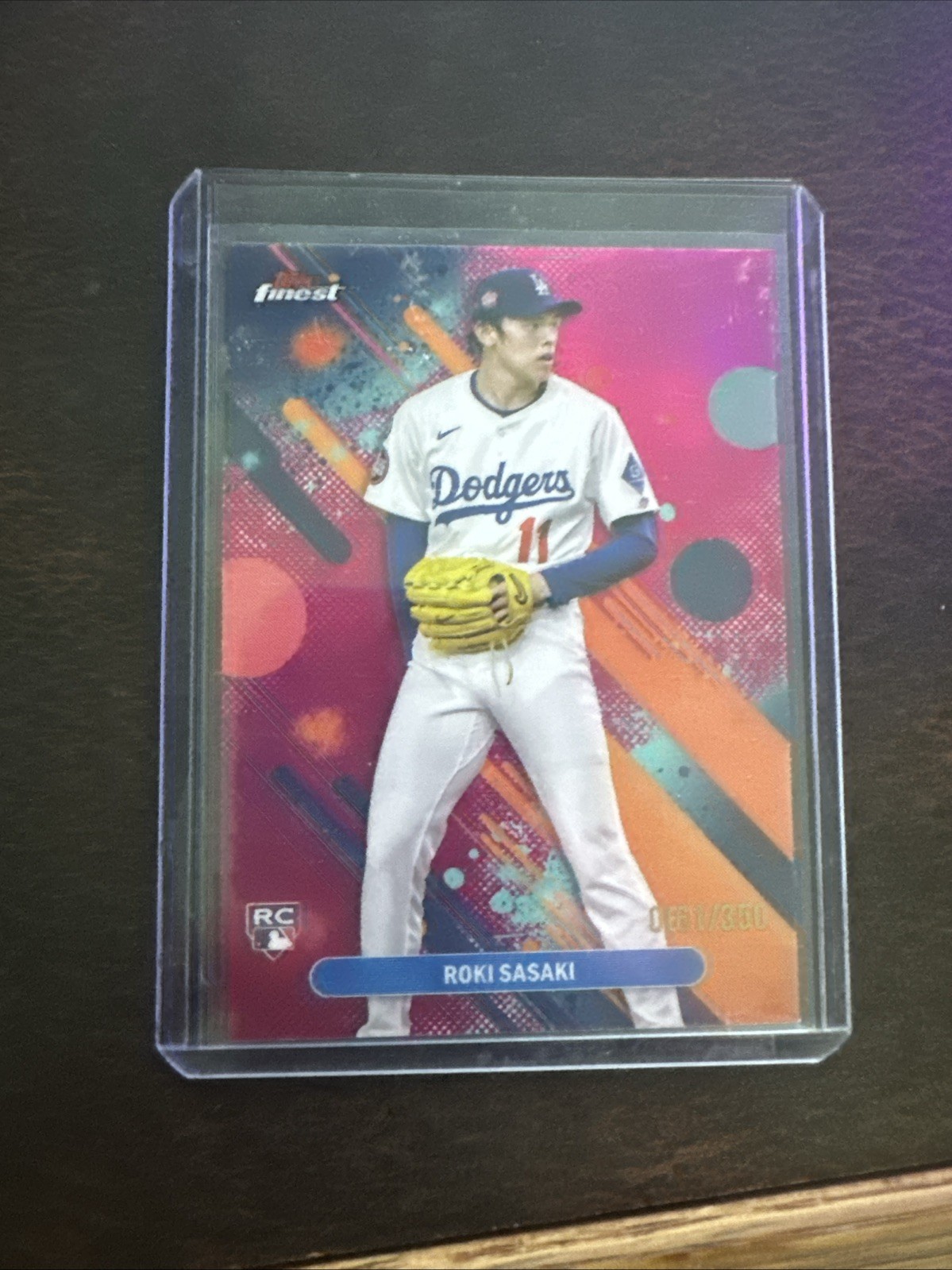 2025 Topps Finest - Common Roki Sasaki #40 Magenta Refractor /350 (RC)