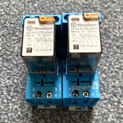 2x Finder Steckrelais 55.34.8.230.0040 230V AC 7A Relais + Sockel 94.04