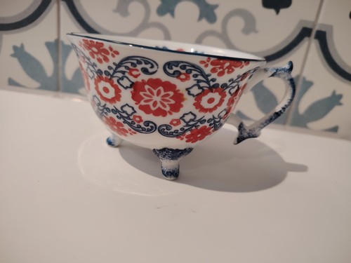 Joyye Three Footed Ceramic Tea Cup Mug Floral Pink Blue & White Tableware Decor