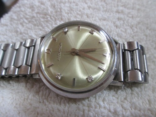 Mans Bulova Accutron 214 Diamond Dial