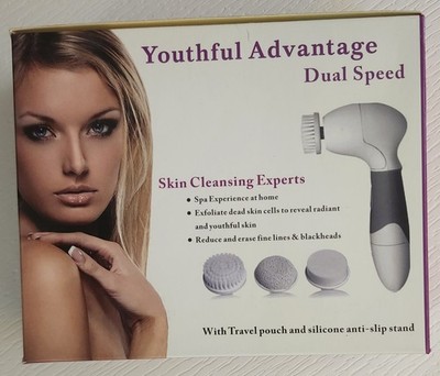 Youthful Advantage Dual Speed Skin Cleansing  Brush