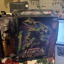 Transformers Legacy Evolution Prime Universe Skyquake Action Figure
