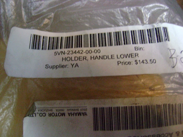 SOPORTE MANILLAR INFERIOR YAMAHA ROAD STAR 5VN-23442-00-00 REVESTIMIENTO 1700   Foto 2 de 4