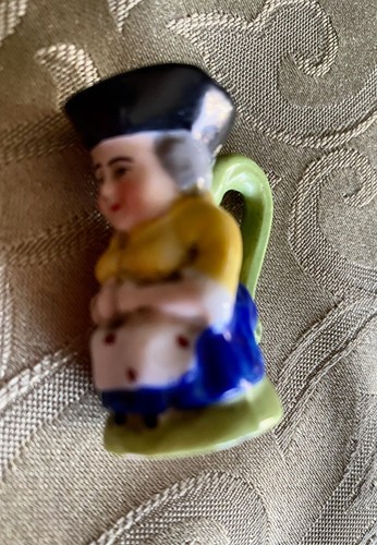 FIVE Vintage Miniature Porcelain Charles Dickens Toby Mugs - Picture 8 of 17