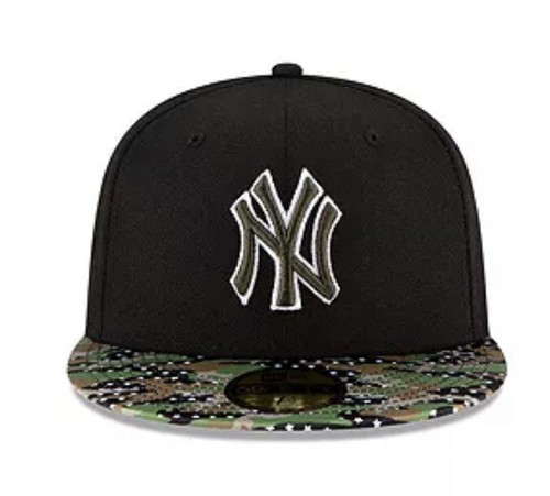 New Era New York Yankees Black Camo 59FIFTY Fitted Hat Size 7 1/8 Star Visor - Picture 2 of 4