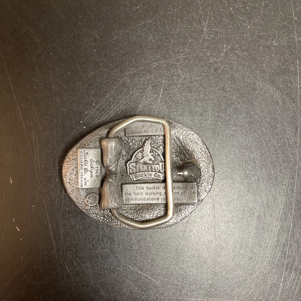 TA17124 VINTAGE 1989 *MUJERES DE LA INDUSTRIA DE LAS COMUNICACIONES* HEBILLA DE CINTURÓN Bonita Foto 3 de 3