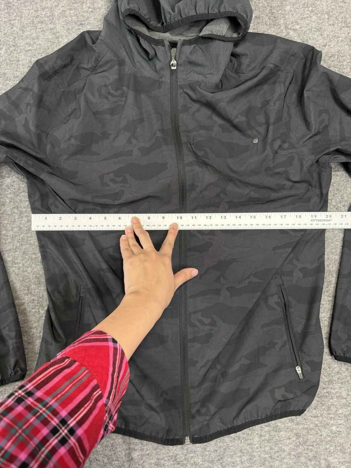 vuori full zip outdoor trainer shell camouflage hooded jacket