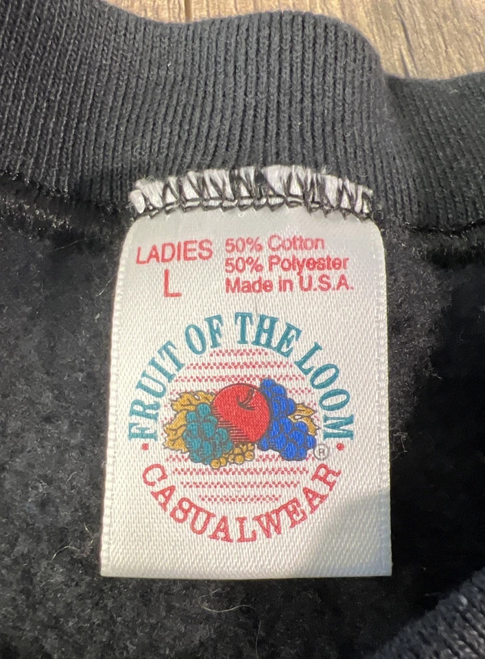 Pulôver moletom vintage anos 90 preto desbotado em branco gola redonda feminino L grunge. - Imagem 3 de 4