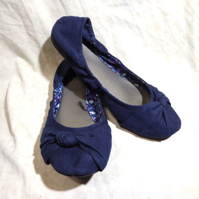   C est. 1946 Scrunch Ballet Flats 9 M Navy Blue Suede Textile; Knotted Straps