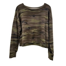 Colsie Women's Camouflage Long Sleeve Cropped Sweatshirt Size Medium