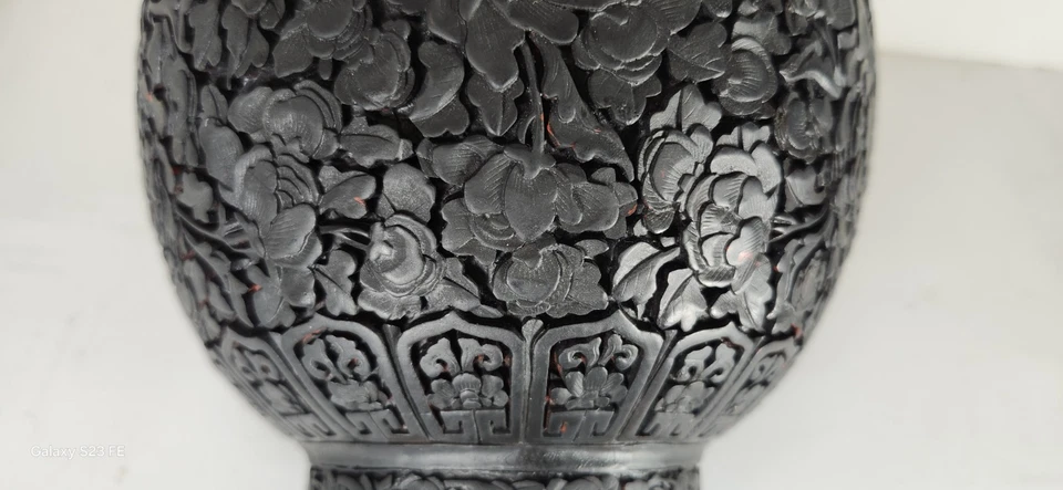 Antique Chinese Carved Cinnabar Lacquer Vase, 19 Cm, Ching Dynasty - Image 4 of 4