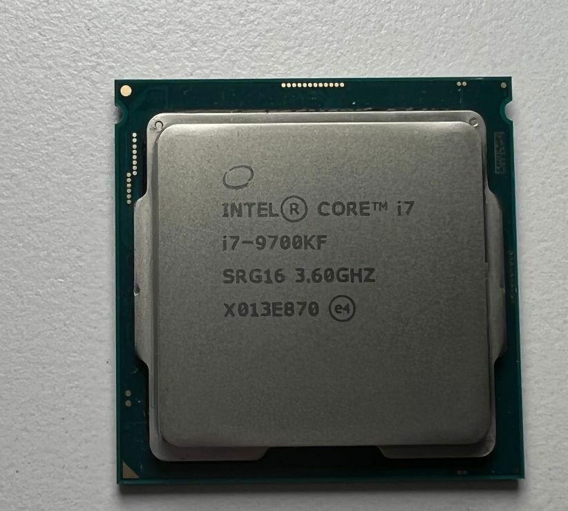 CPU INTEL Core i7-9700KF 3.6 GHz 12MB キャッシュ 8コア/8スレッド LGA1151 BX80684I7970 