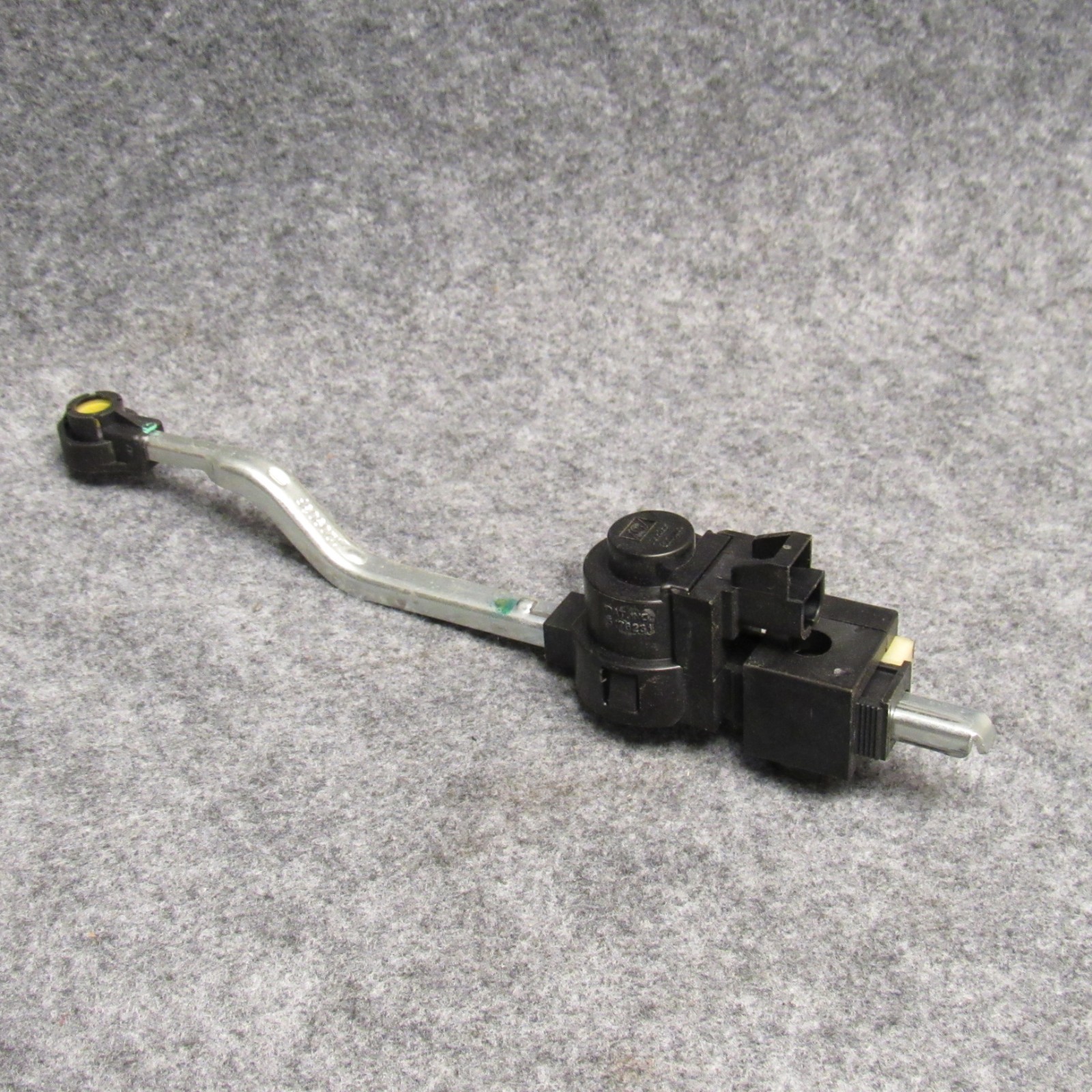 20002005 Astro Safari 26097679 Steering Column Shift Interlock