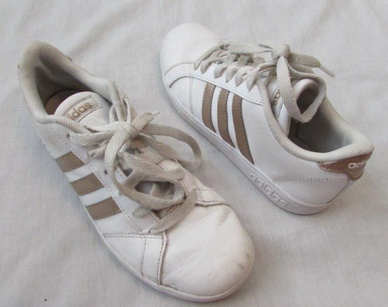 Scarpe sneakers ADIDAS bambina ragazzo tg 4 bianco oro rame strisce metalliche NEO