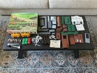 VINTAGE 1950`s PLASTICVILLE O & S GAUGE RAILROAD CENTER SET #5608-498 — photo 1