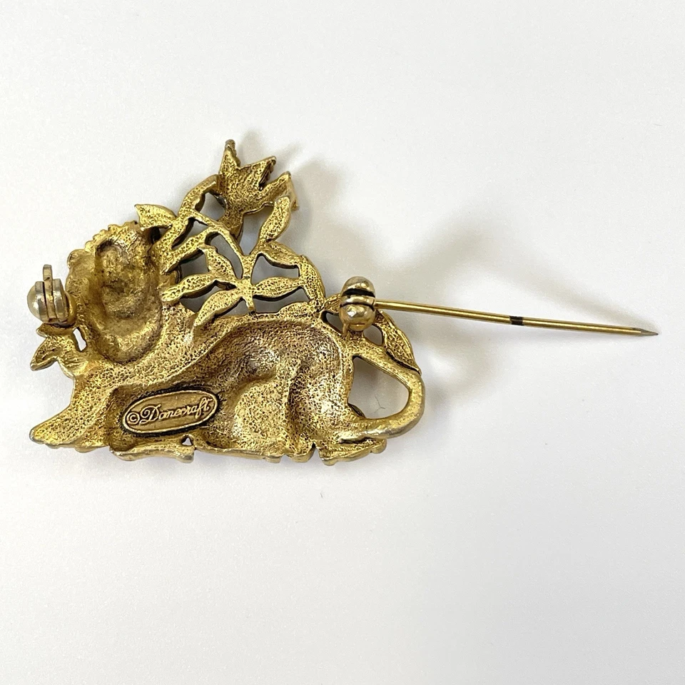 Broche Prendedor Cordero León Danecraft Tono Dorado Firmado De Colección Paloma Paz Rama de Olivo Amor Foto 4 de 4