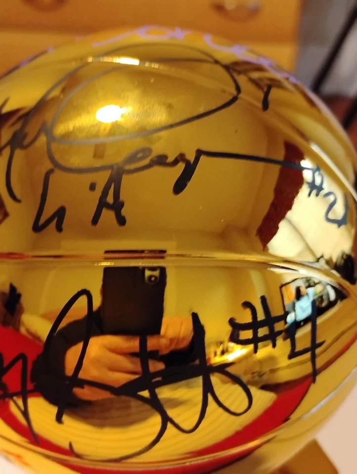 Réplica de fanáticos Trofeo de los Lakers Firmado Bye Ac Verde ByronScott Michael Cooper Foto 3 de 4