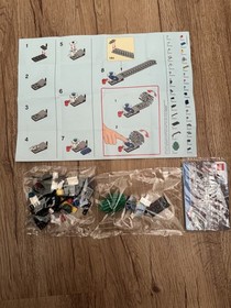 Lego City- Policeman with Cookie and Stinger (40175), complete without box