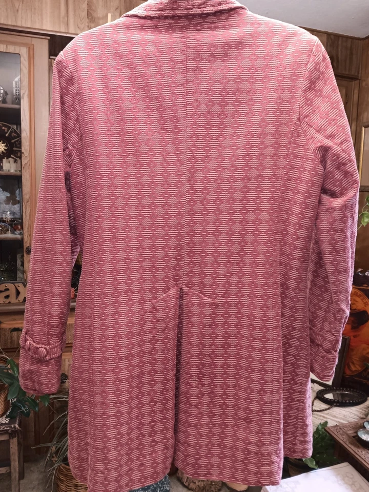 Gabardina Merona XL tela bordada roja rosa Foto 2 de 4