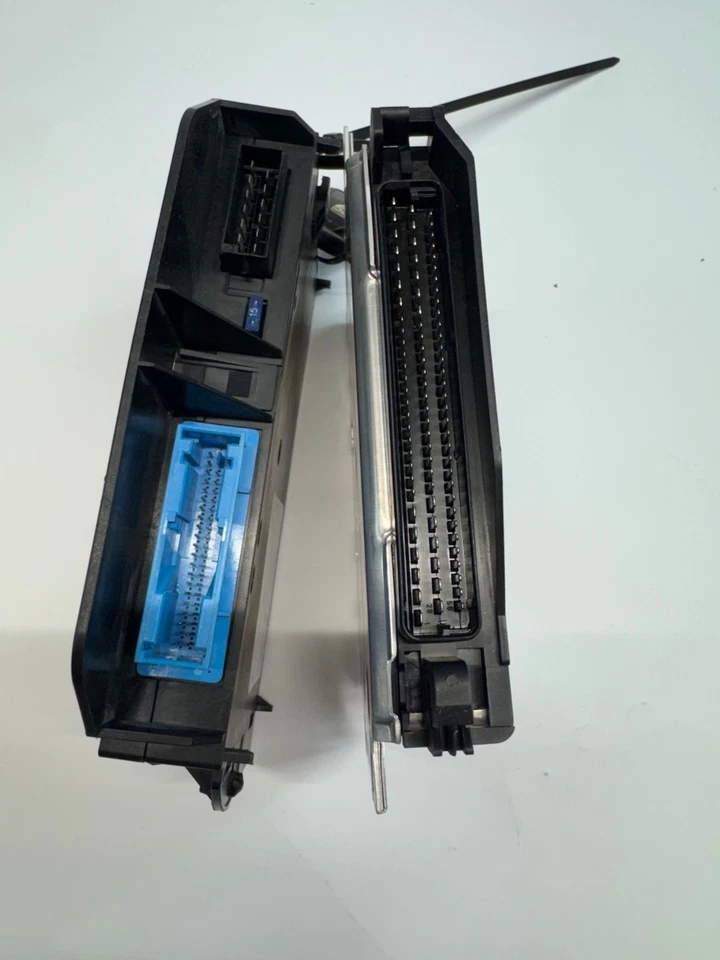 Porsche 911 996 1999-04 DCM ECU e inmovilizador a juego con llavero programado Foto 2 de 4