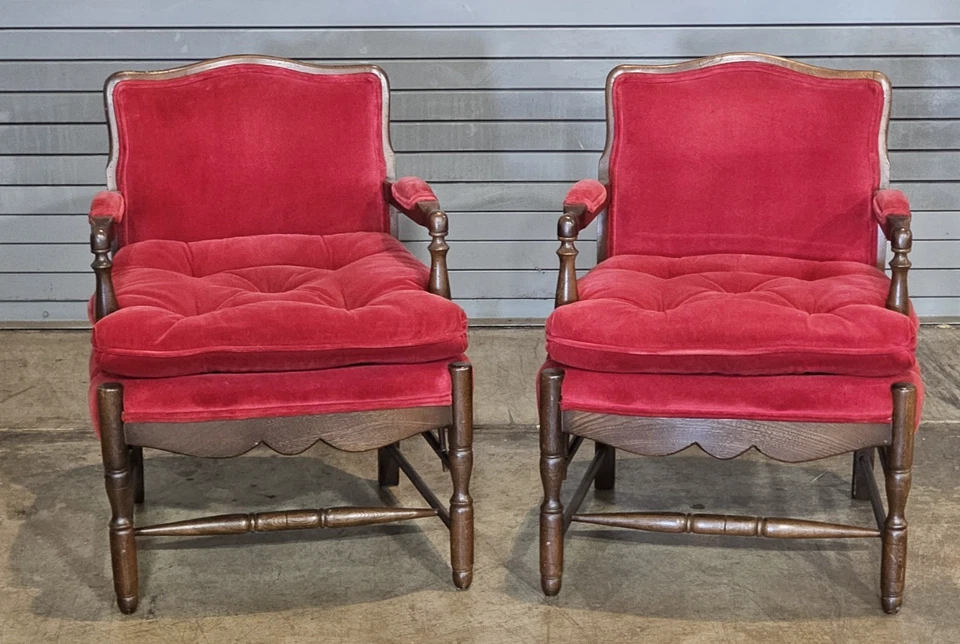PAR DE Sillones de Campo Franceses Ethan Allen Nogal Tufted Tela Terciopelo Rojo Foto 2 de 4