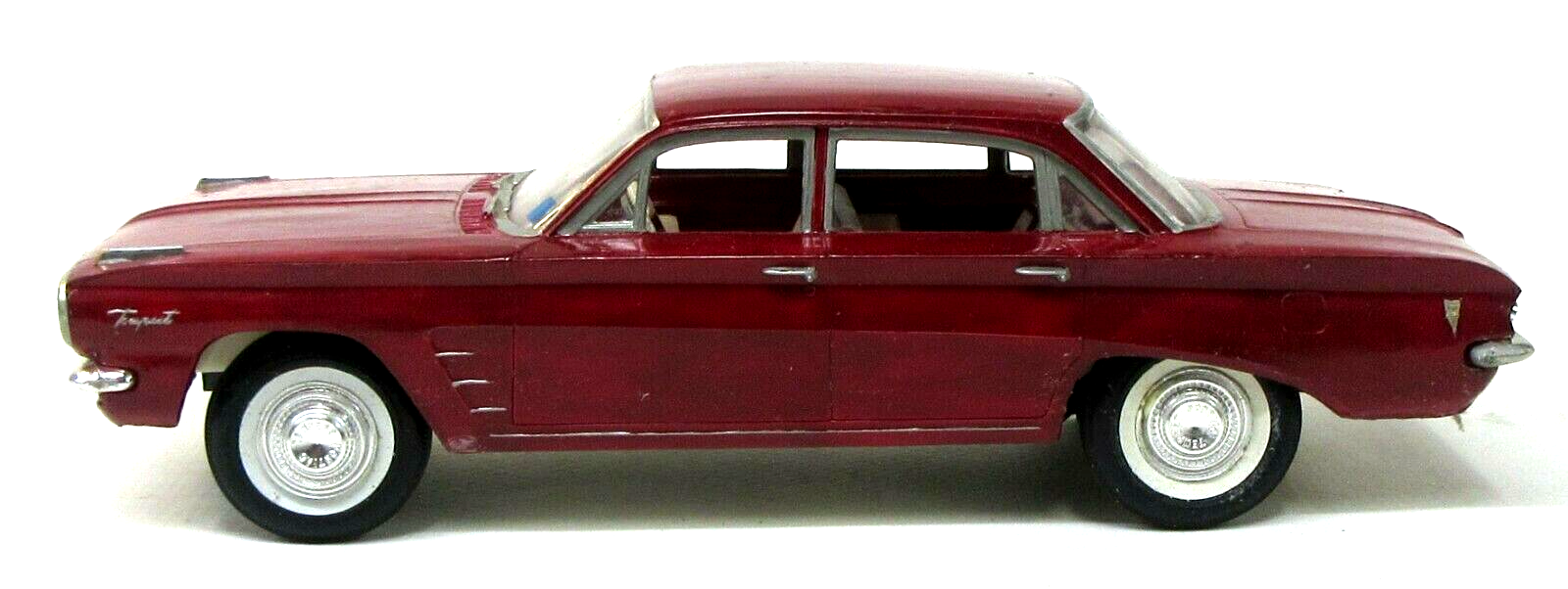 AMT #K6061 1961 PONTIAC TEMPEST model kit 1:25 built & painted r