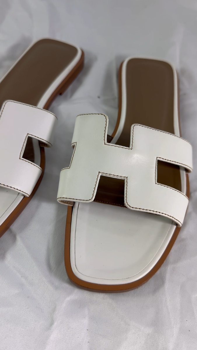 HERMES White Leather H Women's Sandals Made in Italy Marked HERMES White Leather H Women's Sandals Made in Italy Marked