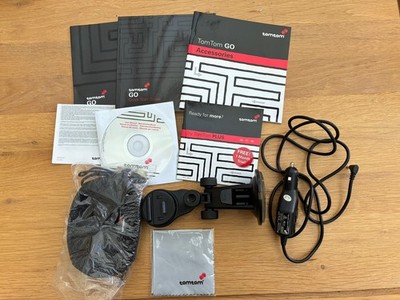 Tom Tom Go Zubehör Halter, Ladegerät, Karten Disc etc. (Navi nicht enthalten)