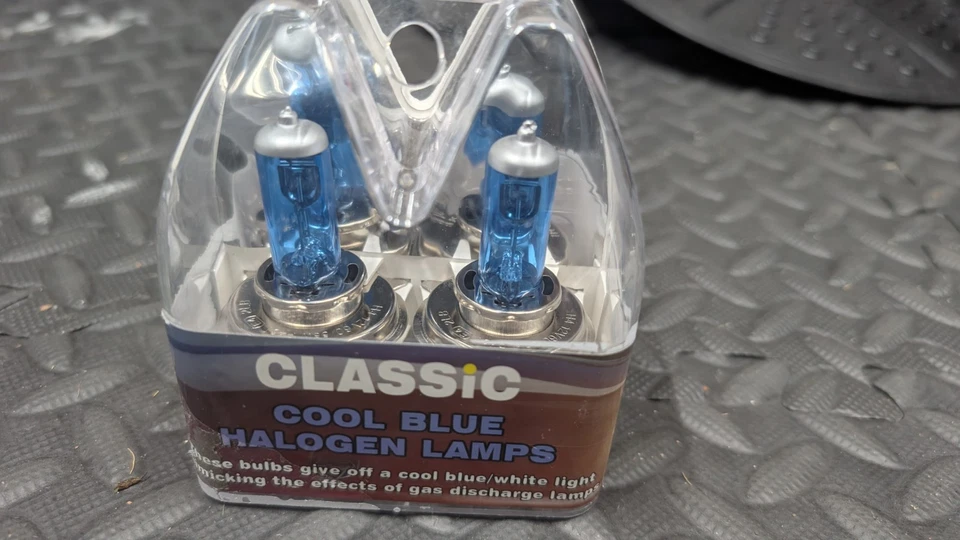 2 H4 472 Bright Classic Cool Blue White Xenon Look Front Headlight Halogen Bulbs - Image 3 of 3