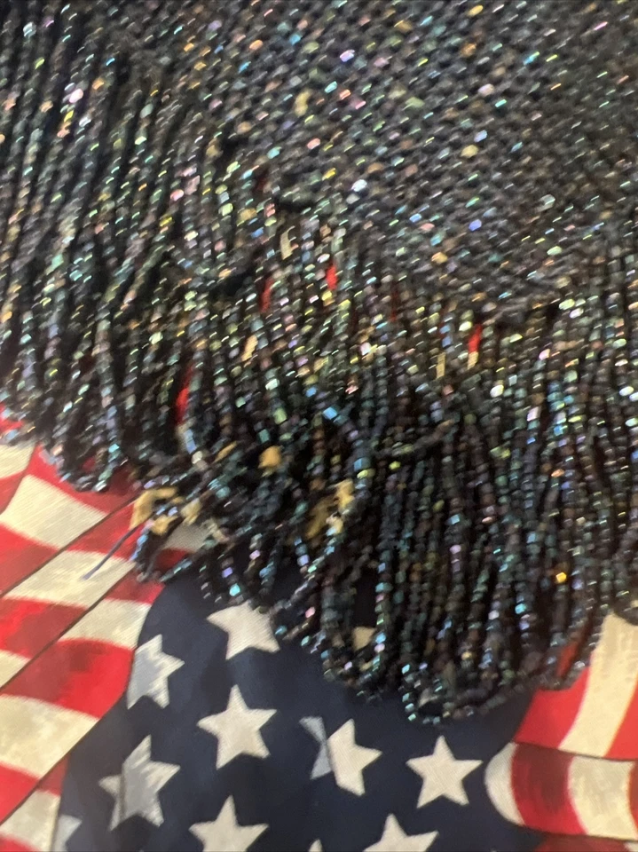 Cartera clutch antigua de noche con cuentas herrajes ornamentados asas de cadena. Foto 3 de 4