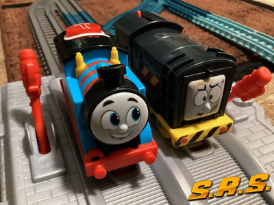 Talking Thomas and NON talking Diesel. Thomas and Friends Trackmaster