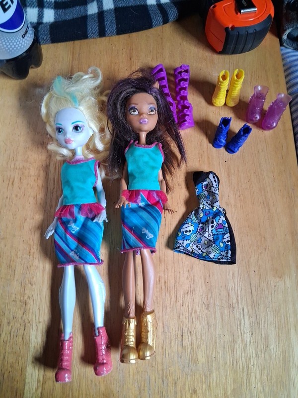 Lot Of 2 Monster High Dolls 2016 Good Played With  By Mattel 4 Prs  Shoes & DRES