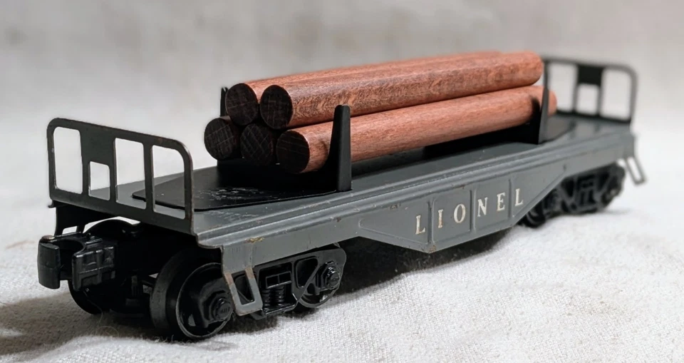 Lionel 6111 Post War O Gauge Flat Car w/Log Load - RTR - Image 2 of 4